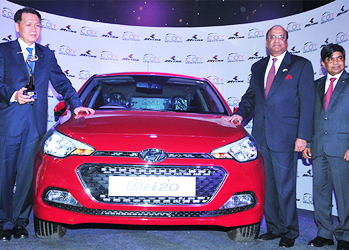 Hyundai Elite i20 wins the 2015 Indian Car of the Year Award by ICOTY